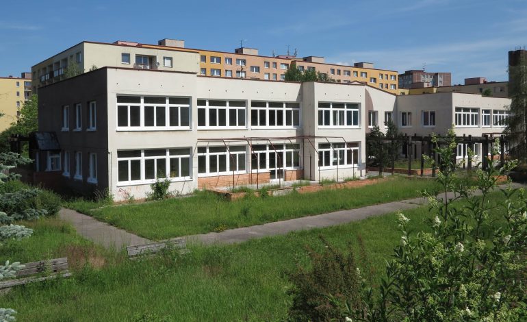Reportáž o rekonstrukci budovy v Záhorského ulici, kde vznikne komunitní centrum